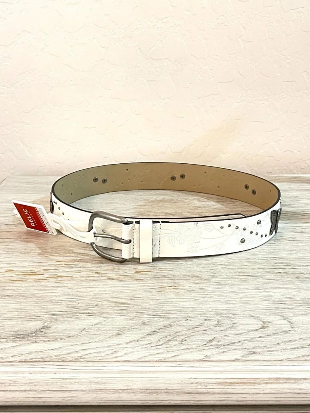 New Relic Butterfly Belt White Silver Stud Embossed Flowers Small